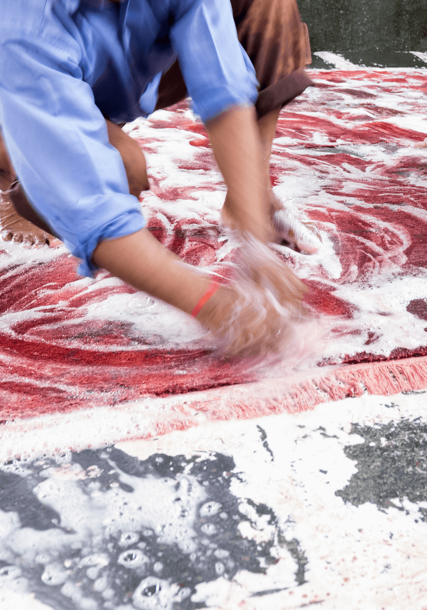 Finale Waschung des Teppichs in Nepal - Geba Teppich