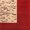 Geba Teppich "Atrus" in unterschiedlichen warmen Farben, orange und rote Fläche mit einer zentralen Box in beige und beige Linie darüber, über der Box verläuft ein Muster aus dunklen Strichen, aus Nepal, 100 Knoten, gefertigt aus tibetischer Hochlandschafwolle - Produktbild - Geba Teppich