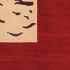 Geba Teppich "Atrus" in unterschiedlichen warmen Farben, orange und rote Fläche mit einer zentralen Box in beige und beige Linie darüber, über der Box verläuft ein Muster aus dunklen Strichen, aus Nepal, 100 Knoten, gefertigt aus tibetischer Hochlandschafwolle - Produktbild - Geba Teppich