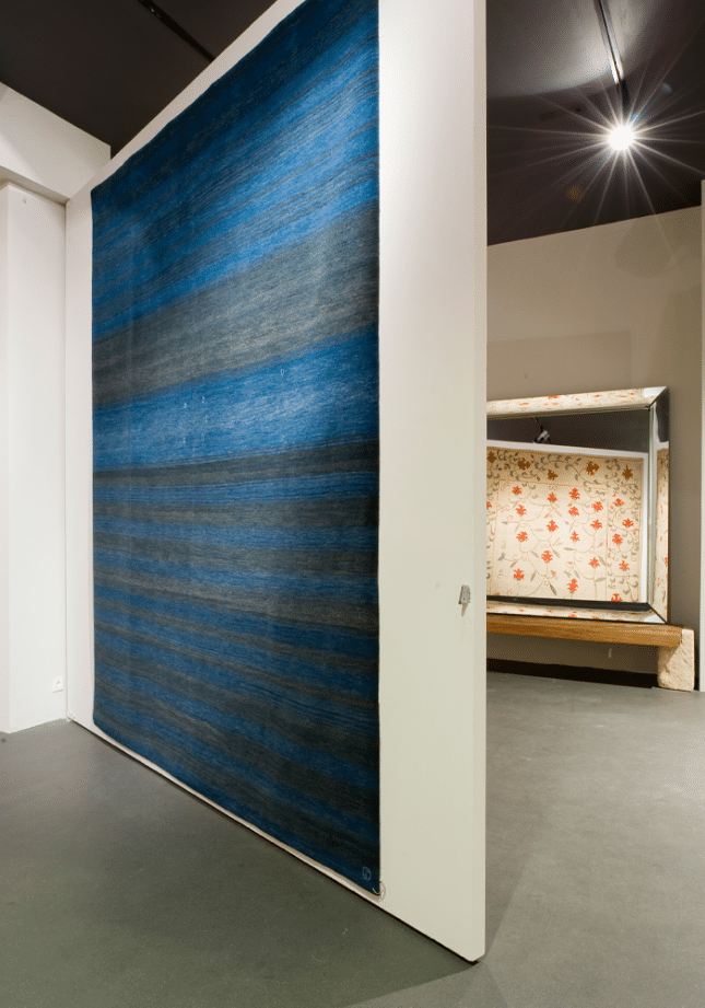 Unsere tollen aufmachbaren Galeriewände verstehen so manche Überraschung wie hier den Kumra blue - Geba Teppich
