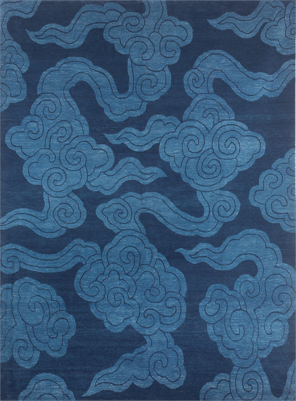 Geba Teppich "Cora" in blau mit wolkenartigem Muster in hellblau, aus Nepal, 100 Knoten, gefertigt aus pflanzlich gefärbter tibetischer Hochlandschafwolle - Produktbild - Geba Teppich