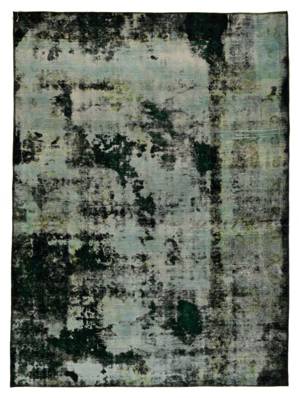Teppich im Vintagelook, in dunklen und hellen grün Tönen mit angedeutetem klassischen Design, aus dem Iran, Schafwolle - Produktbild - Geba Teppich