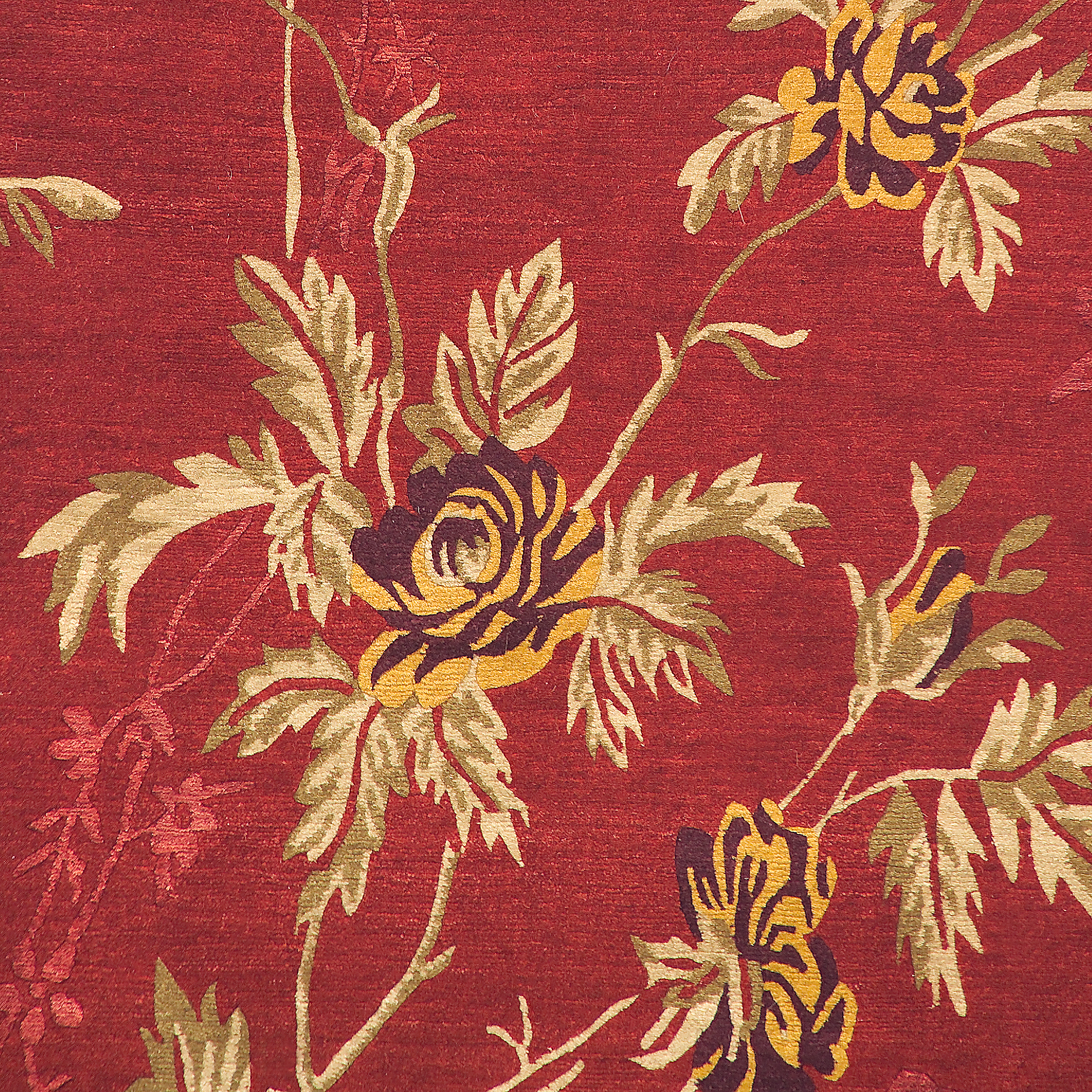 Geba Teppich "Rubin" in rot mit strauchartigem floralem Muster, aus Nepal, 100 Knoten, gefertigt aus 85% tibetische Hochlandschafwolle und 15% chinesischer Seide - Produktbild - Geba Teppich