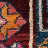 Herki Teppich in dunkelrot mit beige Bordüre und Fransen, mit Blütenartigen Geometrischen Formen gemustert, aus Ostanatolien, ca. 80 Jahre alt, gefertigt aus Schafwolle - Produktbild - Geba Teppich
