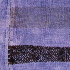 Violetter Kelim, ausgewaschenes Design, mit einigen dünnen und einem dicken schwarzen Streifen, Mittelnaht, aus Anatolien, gefertigt aus Jute - Produktbild - Geba Teppich